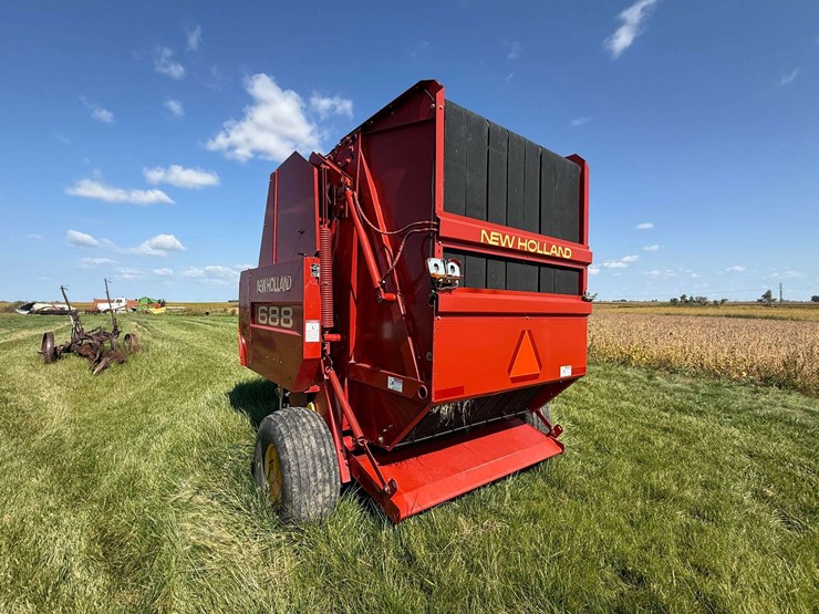 new-holland-688-image-11