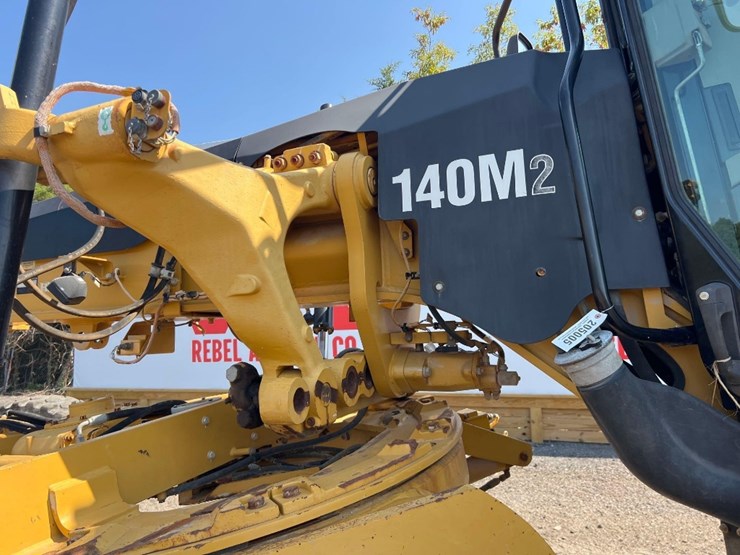 caterpillar-140m2-image-14
