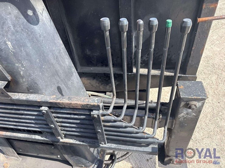 2015-peterbilt-337-image-26