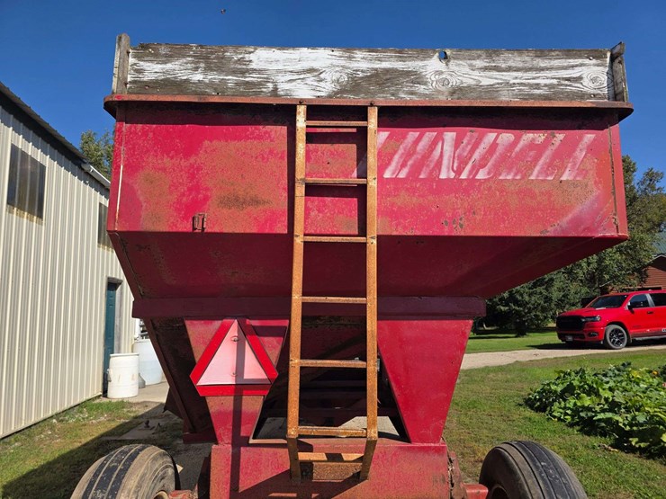 lundell-gravity-box-on-balzer-running-gear,-12.5l-16-tires-on-8-bolt-rims,-front-and-rear-ladder,-ex-image-16