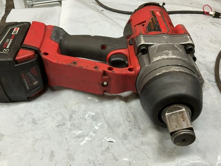 #101-•-milwaukee-1”-impact-wrench-image-4