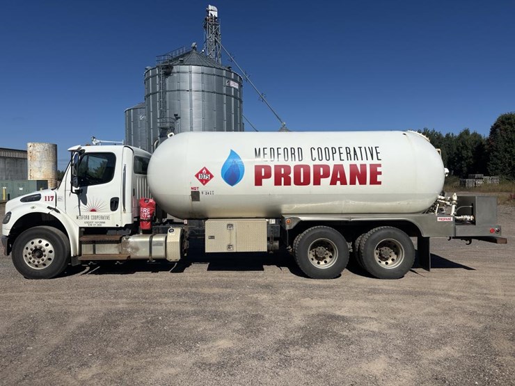 #1806-•-2013-freightliner-tanker-truck-image-2