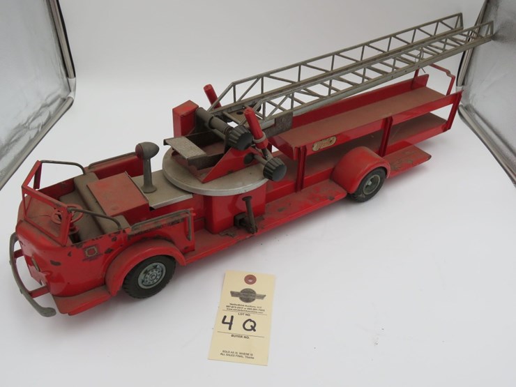 1950's-doepke-model-toys-aerial-ladder-fire-truck-image-1