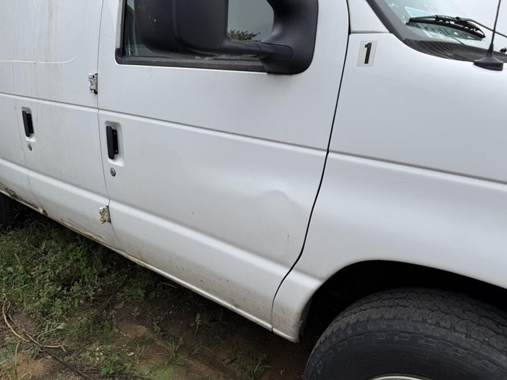 2008-ford-cargo-image-22