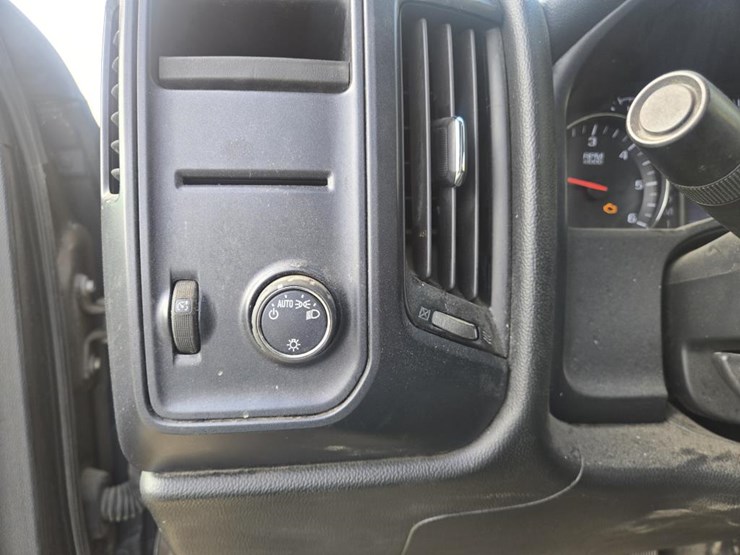 2015-chevrolet-2500-image-45