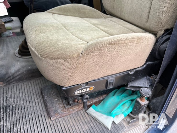 1989-freightliner-day-cab-truck-(jn0784,-unit-06815)-image-51