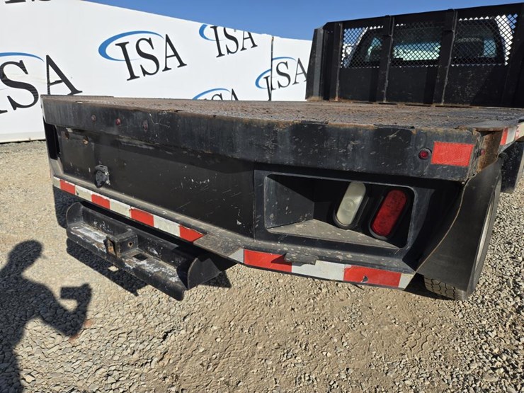 2015-chevrolet-3500-image-32