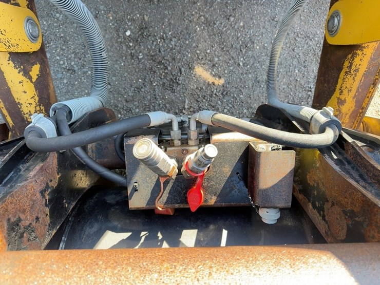2013-caterpillar-420f-it-image-12