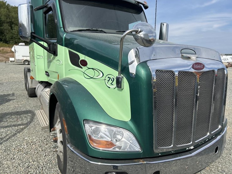 2015-peterbilt-579-image-12