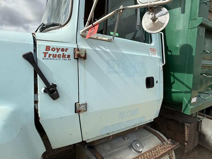 1995-ford-l9000-image-11