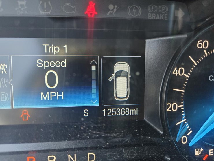 2018-ford-explorer-image-38