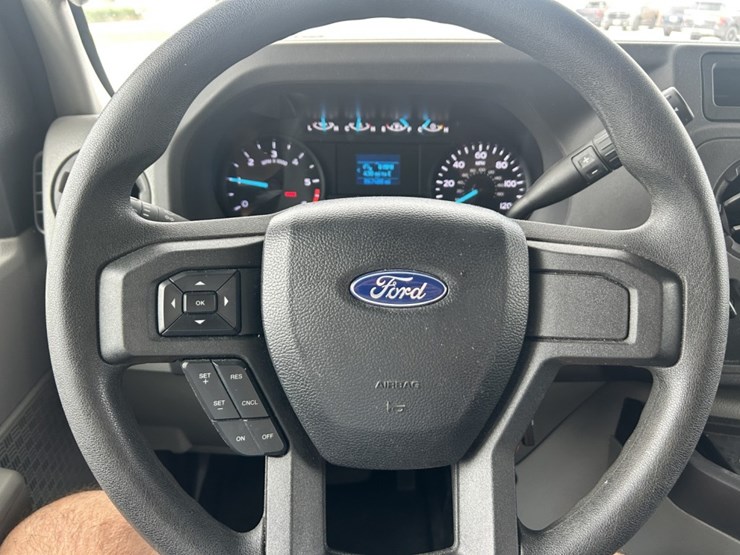 2021-ford-e450-image-43