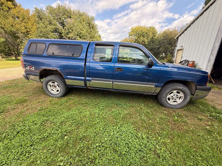 2003-chevrolet-extended-cab-pickup-with-topper,-4x4,-261,233-miles,-v8,-automatic-transmission,-per-image-6