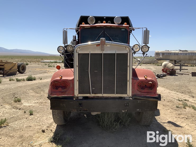 1974-kenworth-w900-image-2