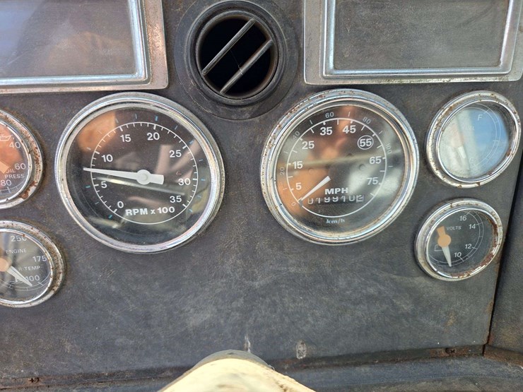 ford-l9000-image-14