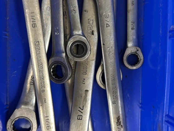 #137-•-sander-pads,-belts,-and-wrenches-image-2