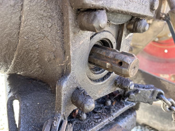 massey-ferguson-165-image-28