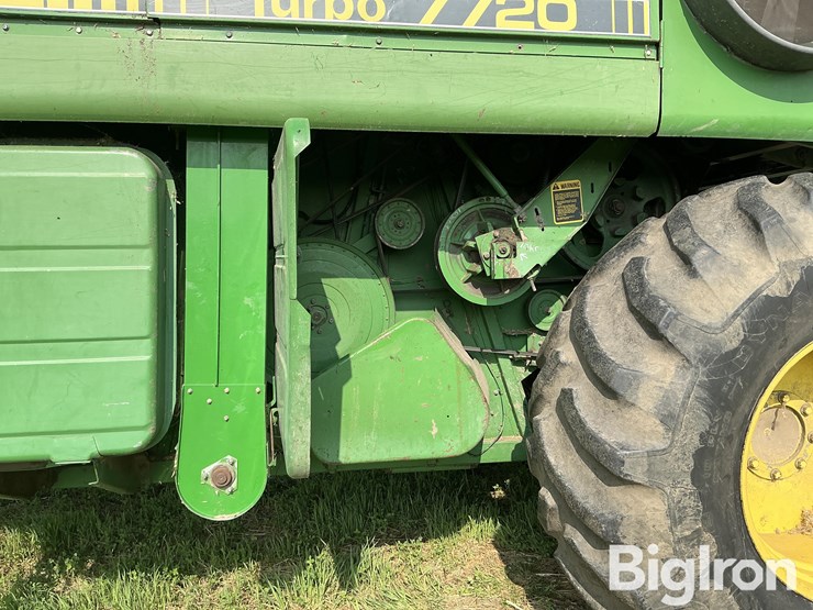 1982-john-deere-7720-image-17