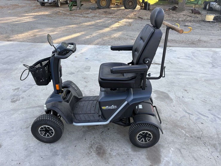 2021-pride-wrangler-model-mv600-outdoor-mobility-scooter,-adjustable-speed-limit,-up-to-9-mph,-adjus-image-7