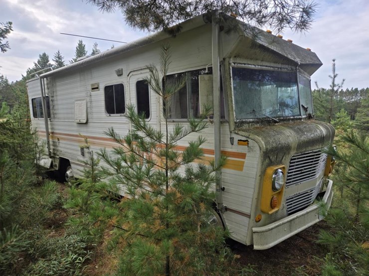 #2596-•-winnebago-motor-home-image-3