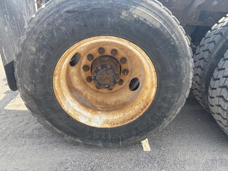 2000-mack-rd600-image-25