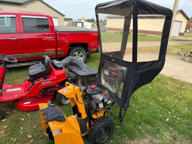 poulan-pro-27”-snowblower-with-cab,-electric-start-image-10