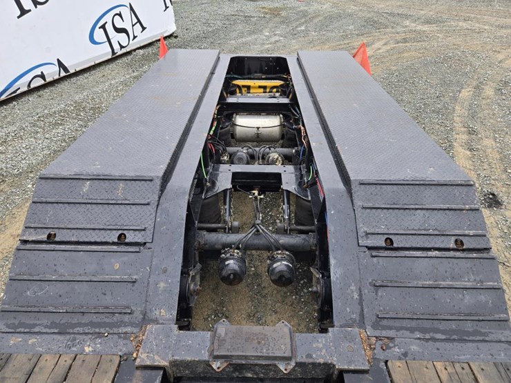 2024-globe-lowboy-image-37