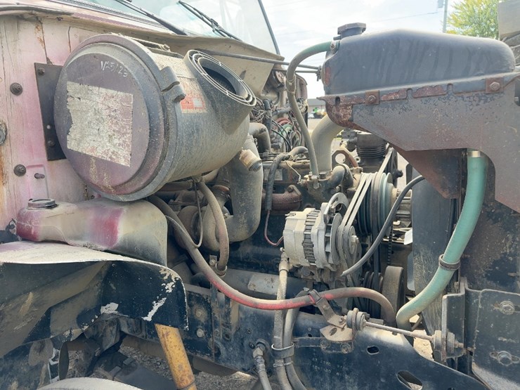 1990-international-4900-image-10