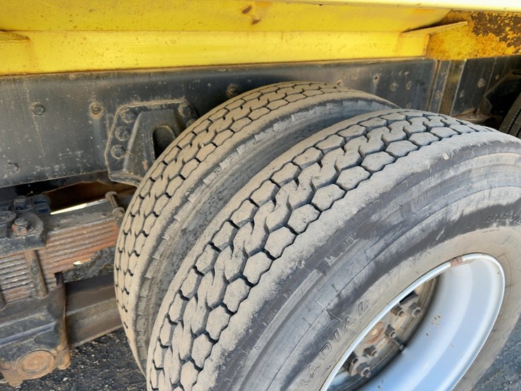 1995-ford-l9000-image-14