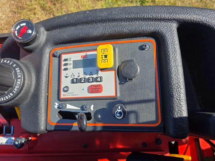 kioti-54”-zero-turn-lawn-mower,-24hp-kawasaki-engine,-33-hours,-dual-fuel-tanks,-fresh-service,-sn:-image-22