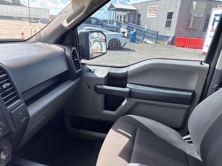 2020-ford-f150-image-15