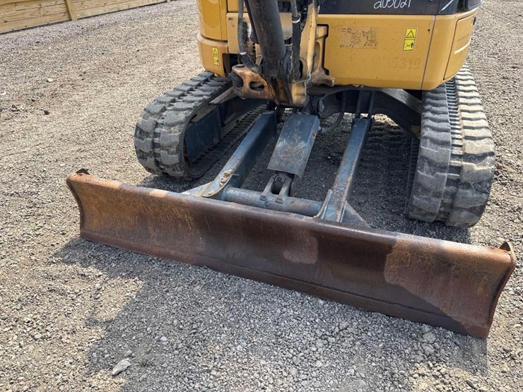 2014-caterpillar-303.5e-cr-image-24