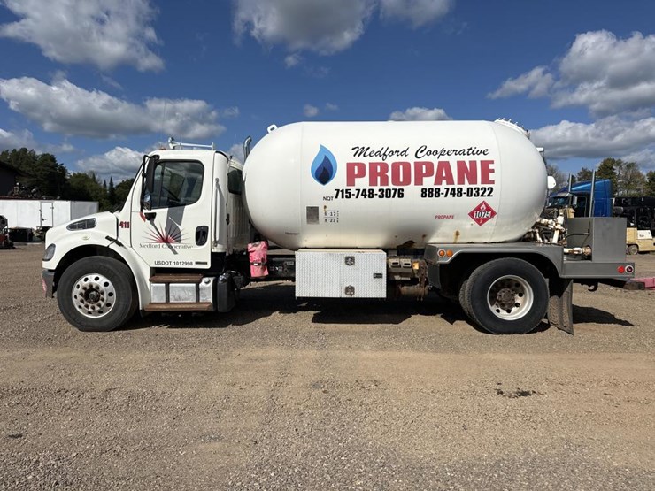 #1811-•-2012-freightliner-m2-tanker-truck-image-2