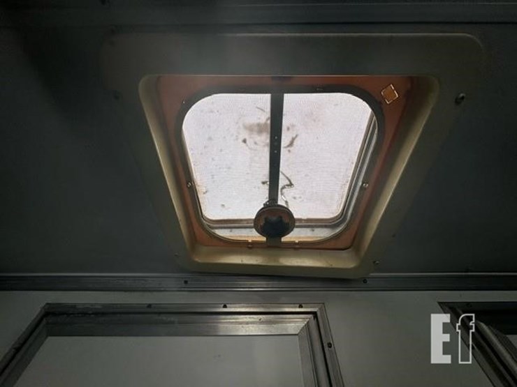 2011-custom-trailer-image-33