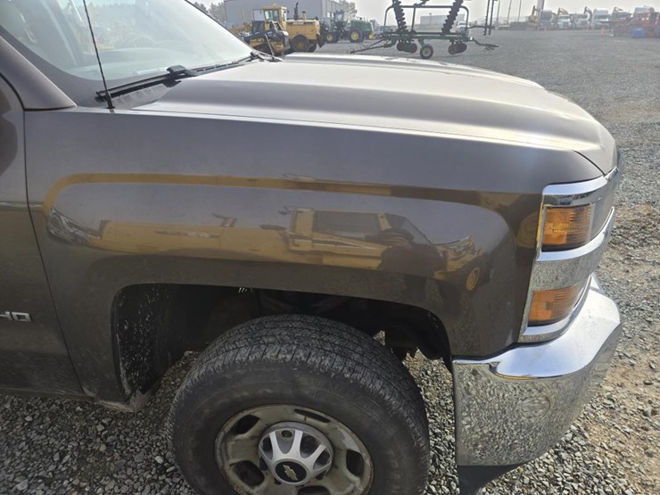 2015-chevrolet-2500-image-10