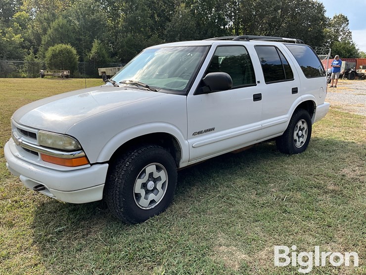 2003-chevrolet-blazer-image-1