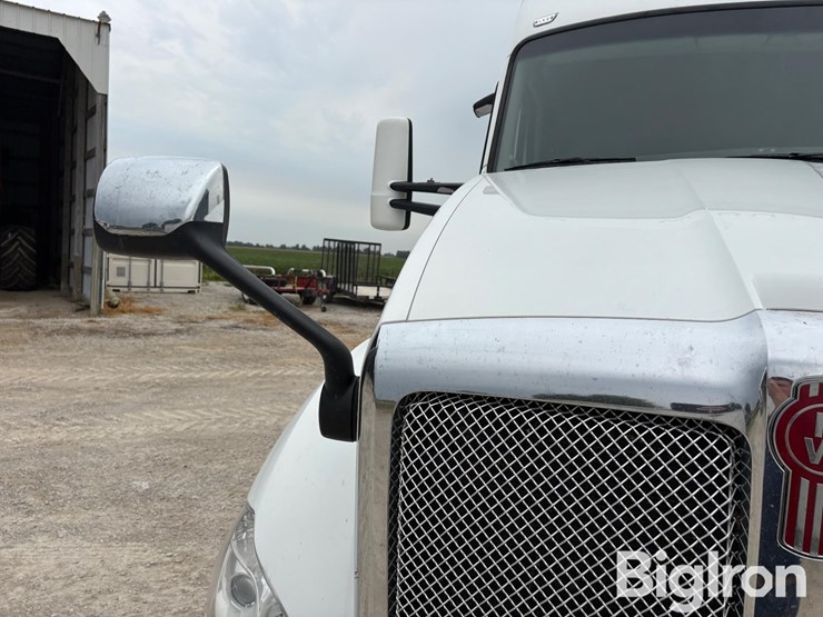 2021-kenworth-t680-image-15