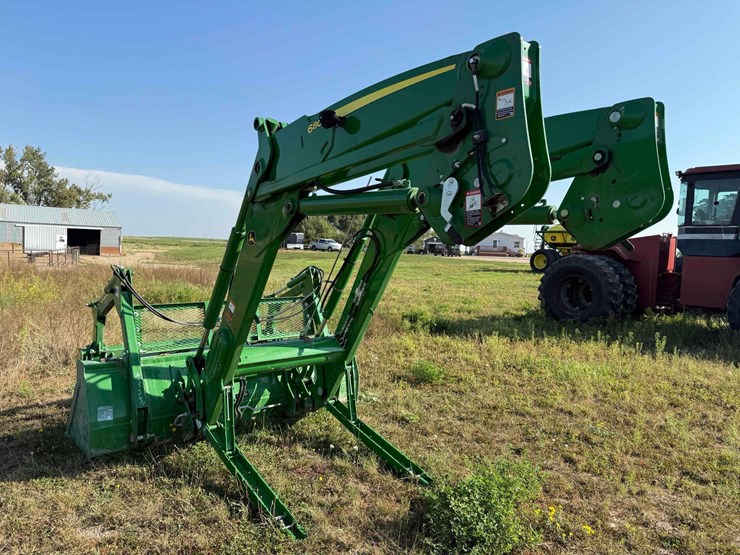2020-john-deere-6175r-image-17