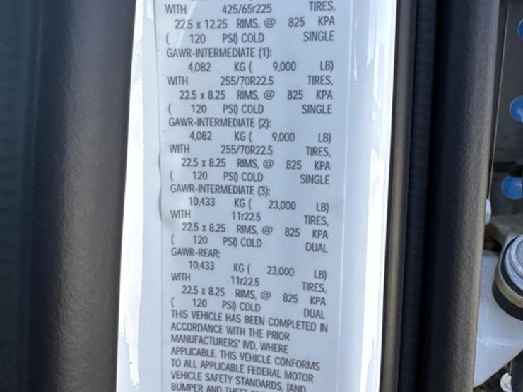 2025-kenworth-t880-image-110
