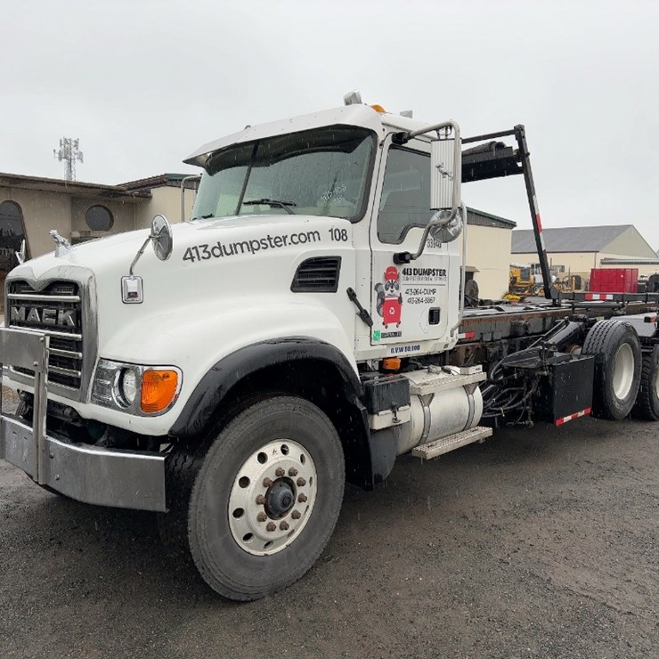 2003 MACK GRANITE CV713
