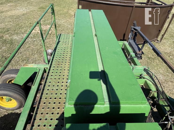 john-deere-750-image-23