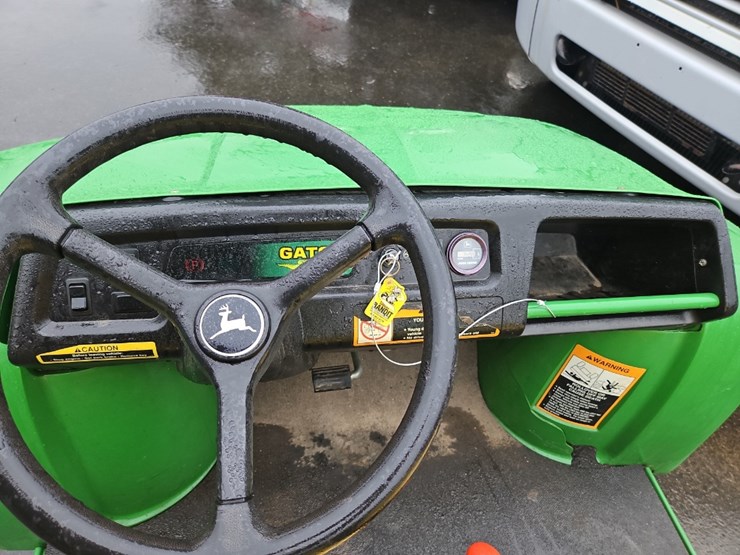 john-deere-gator-image-13