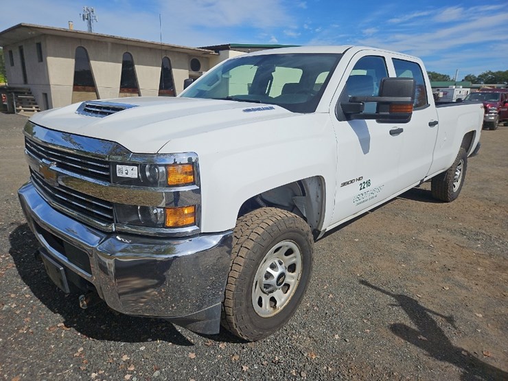 2017-chevrolet-3500hd-image-1