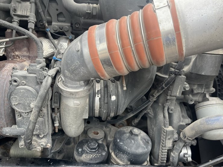 2020-kenworth-t680-image-35