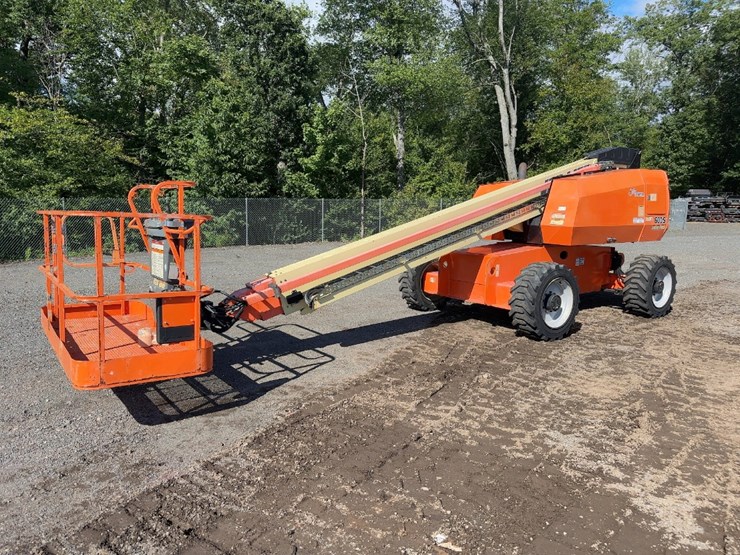 2015-jlg-600s-image-1