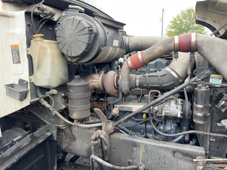 2003-mack-granite-cv713-image-10