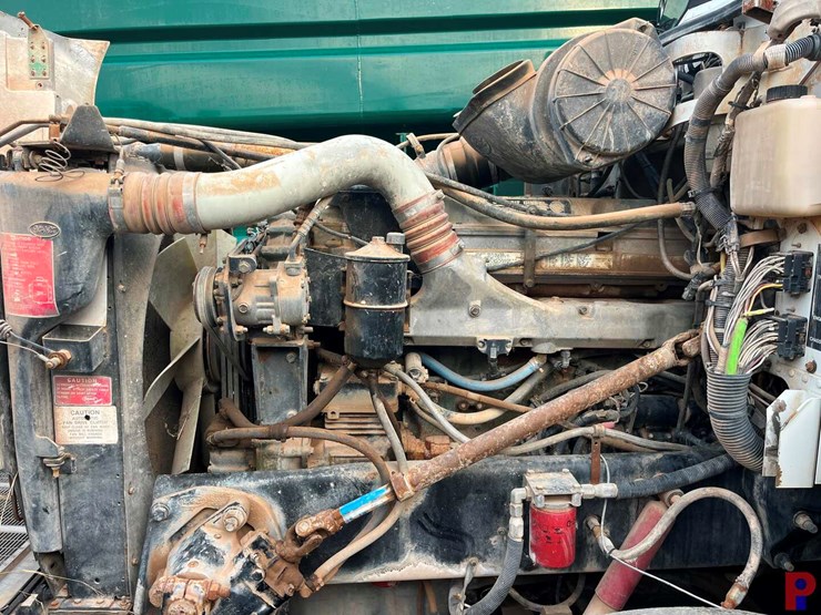 1998-peterbilt-377-image-13