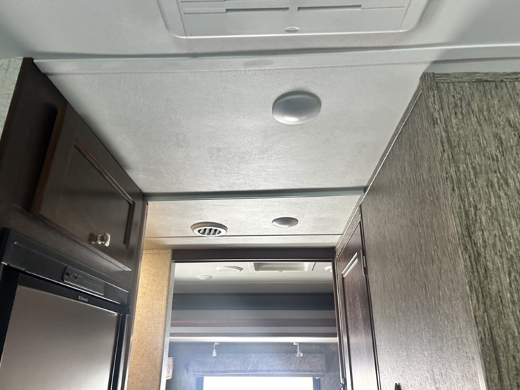 2017-ford-e450-image-77