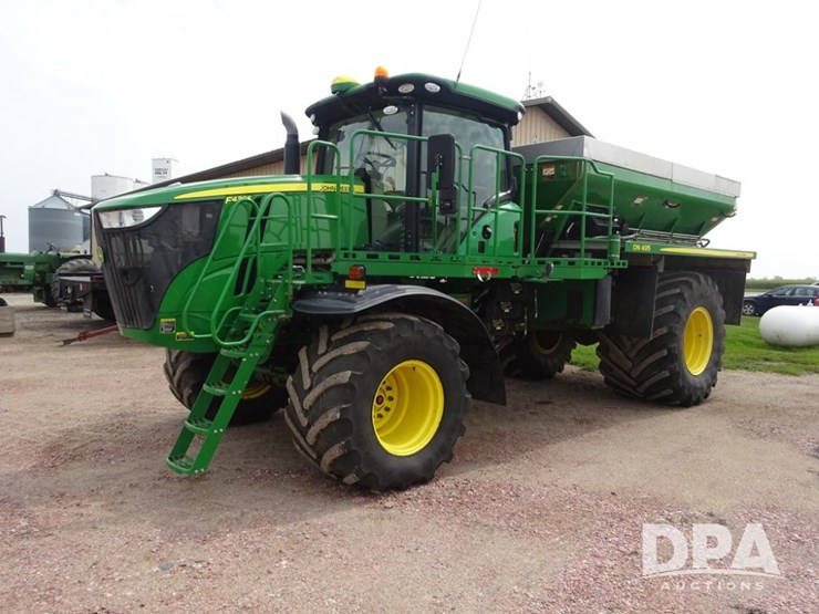 2019-john-deere-f4365-image-1