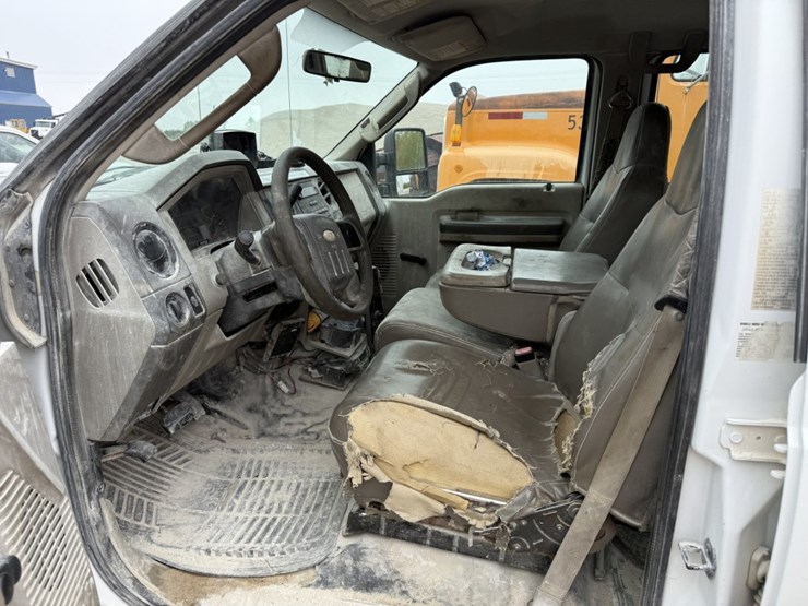 2008-ford-f550-image-12